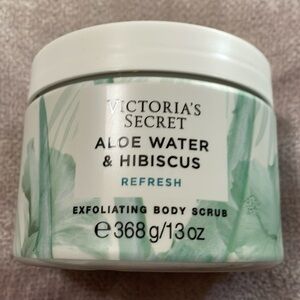 Victoria’s Secret Aloe Water & Hibiscus Exfoliating Body Scrub